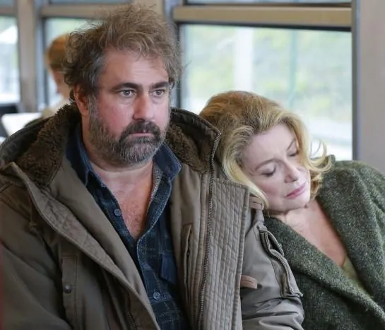 Женщина во дворе (2014) смотреть онлайн бесплатно Женщина во дворе (2014) фильм смотреть онлайн бесплатно