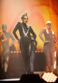 Вокс люкс (2018) в хорошем качестве смотреть онлайн Вокс люкс (2018) фильм в хорошем качестве смотреть онлайн