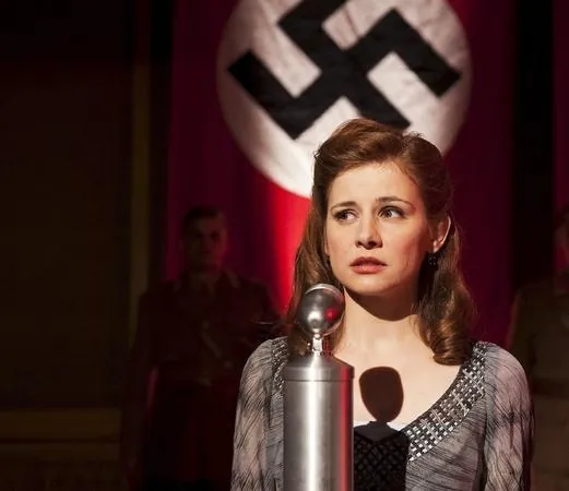 Отель «Адлон»: Семейная сага (2013) смотреть онлайн Отель «Адлон»: Семейная сага (2013) сериал смотреть онлайн