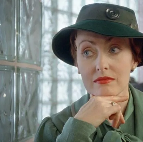 Пуаро (1989) 1-13 сезон 1-1,2,3,4,5 серия смотреть онлайн Пуаро (1989) сериал 1-1,2,3,4,5 серию 1-13 сезона смотреть онлайн