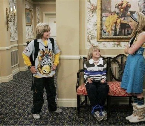 Все тип-топ, или Жизнь Зака и Коди (2005) 1-3 сезон 1-16,17,18 серия смотреть онлайн Все тип-топ, или Жизнь Зака и Коди (2005) сериал 1-16,17,18 серию 1-3 сезона смотреть онлайн