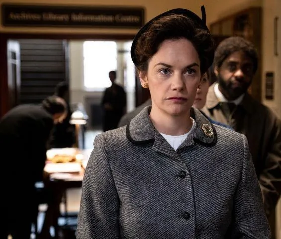 Миссис Уилсон (2018) 1 сезон 1-1,2,3 серия смотреть онлайн бесплатно Миссис Уилсон (2018) сериал 1-1,2,3 серию 1 сезона смотреть онлайн бесплатно