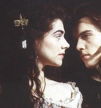 Темное королевство (2000) 1 сезон 1-1,2,3,4 серия в хорошем качестве смотреть онлайн Темное королевство (2000) сериал 1-1,2,3,4 серию 1 сезона в хорошем качестве смотреть онлайн