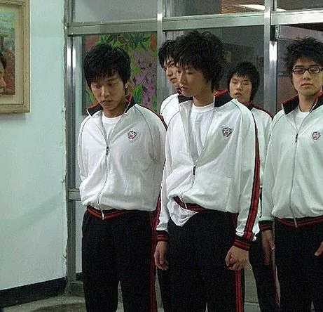 Тайны школьного двора (2006) смотреть онлайн Тайны школьного двора (2006) сериал смотреть онлайн