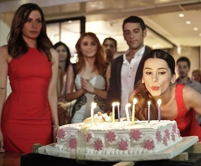 Вишнёвый сезон (2014) 1 сезон 1-159,160,161 серия смотреть онлайн Вишнёвый сезон (2014) сериал 1-159,160,161 серию 1 сезона смотреть онлайн