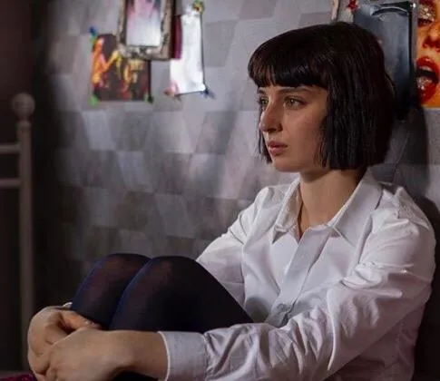 Малышка (2018) смотреть онлайн Малышка (2018) сериал смотреть онлайн