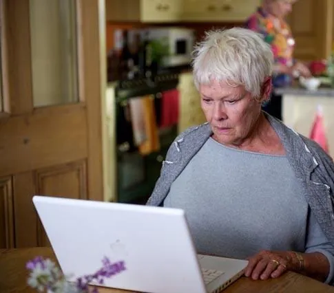 Запрос в друзья ждет подтверждения (2012) в хорошем качестве смотреть онлайн Запрос в друзья ждет подтверждения (2012) фильм в хорошем качестве смотреть онлайн