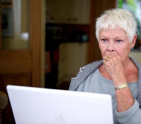 Запрос в друзья ждет подтверждения (2012) смотреть онлайн Запрос в друзья ждет подтверждения (2012) фильм смотреть онлайн