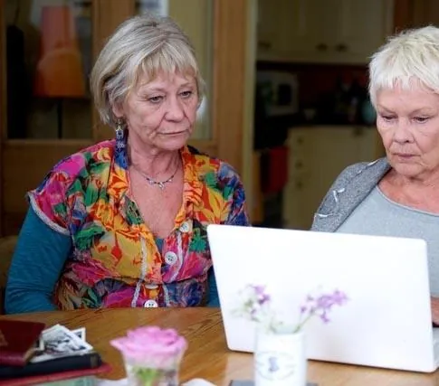 Запрос в друзья ждет подтверждения (2012) смотреть онлайн бесплатно Запрос в друзья ждет подтверждения (2012) фильм смотреть онлайн бесплатно