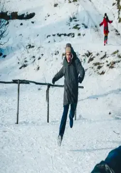 Трое в лифте, не считая собаки (2017) смотреть онлайн Трое в лифте, не считая собаки (2017) фильм смотреть онлайн