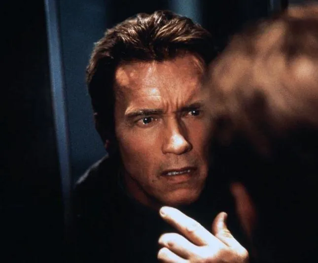 Шестой день (2000) в хорошем качестве смотреть онлайн Шестой день (2000) фильм в хорошем качестве смотреть онлайн