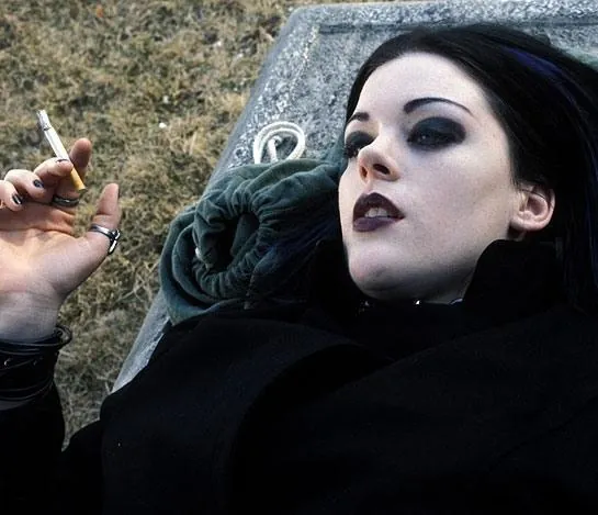 Ведьма из Блэр 2: Книга теней (2000) смотреть онлайн Ведьма из Блэр 2: Книга теней (2000) фильм смотреть онлайн