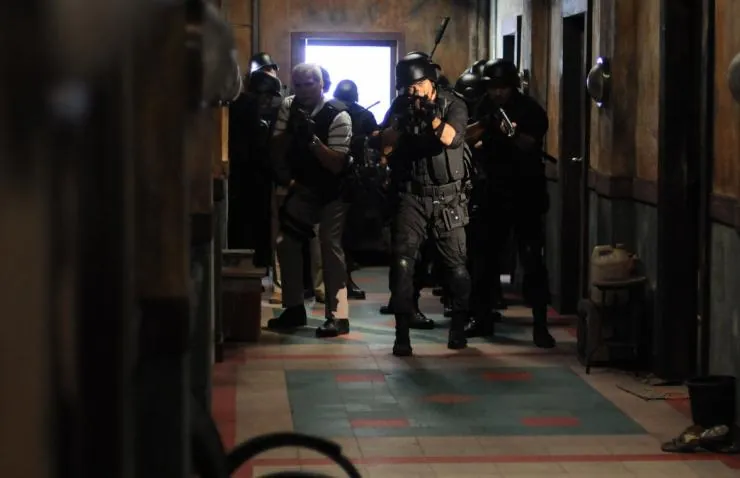 Рейд (2011) смотреть онлайн Рейд (2011) фильм смотреть онлайн