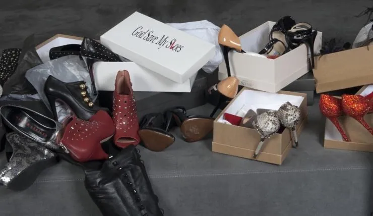 Боже, храни мой каблук (2011) в хорошем качестве смотреть онлайн Боже, храни мой каблук (2011) фильм в хорошем качестве смотреть онлайн