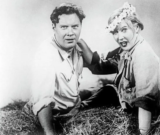 Волга-Волга (1938) смотреть онлайн бесплатно Волга-Волга (1938) фильм смотреть онлайн бесплатно