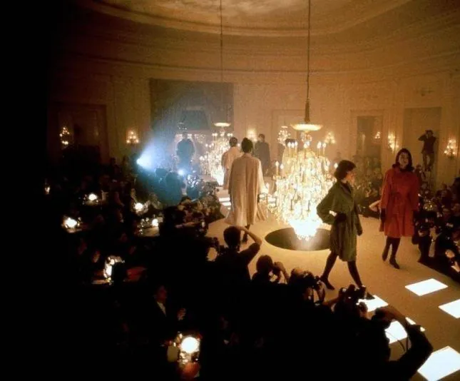 Три цвета: Красный (1994) в хорошем качестве смотреть онлайн Три цвета: Красный (1994) фильм в хорошем качестве смотреть онлайн