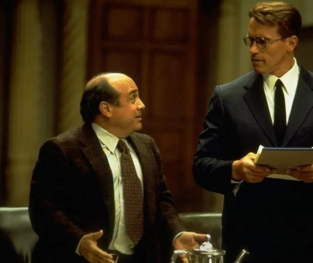 Джуниор (1994) смотреть онлайн Джуниор (1994) фильм смотреть онлайн