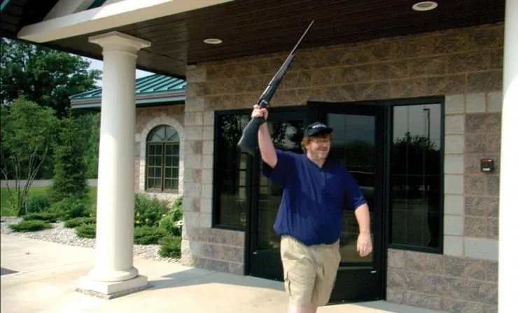 Боулинг для Колумбины (2002) в хорошем качестве смотреть онлайн Боулинг для Колумбины (2002) фильм в хорошем качестве смотреть онлайн