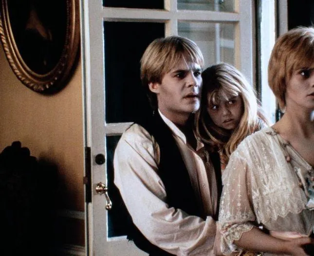 Цветы на чердаке (1987) смотреть онлайн Цветы на чердаке (1987) фильм смотреть онлайн