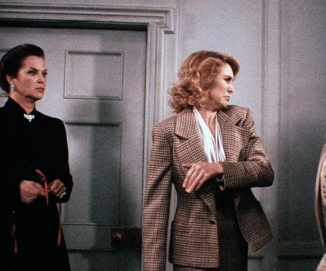 Цветы на чердаке (1987) смотреть онлайн бесплатно Цветы на чердаке (1987) фильм смотреть онлайн бесплатно