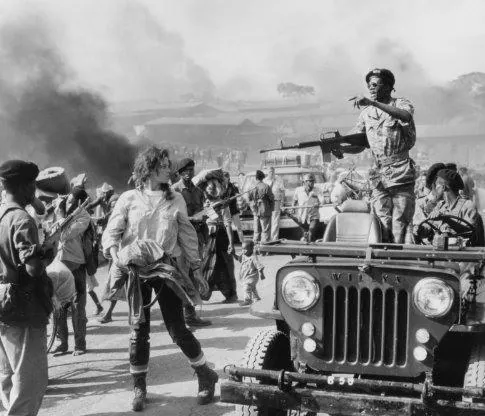 Гориллы в тумане (1988) в хорошем качестве смотреть онлайн Гориллы в тумане (1988) фильм в хорошем качестве смотреть онлайн