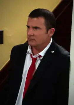 В осаде (2013) в хорошем качестве смотреть онлайн В осаде (2013) фильм в хорошем качестве смотреть онлайн