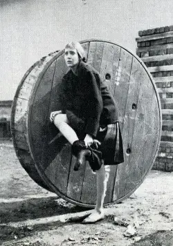 Банда аутсайдеров (1964) смотреть онлайн бесплатно Банда аутсайдеров (1964) фильм смотреть онлайн бесплатно