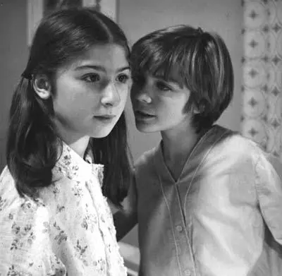 Гостья из будущего (1984) 1 сезон 1-1,2,3,4,5 серия в хорошем качестве смотреть онлайн Гостья из будущего (1984) сериал 1-1,2,3,4,5 серию 1 сезона в хорошем качестве смотреть онлайн