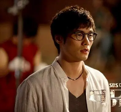 Мюзикл (2011) в хорошем качестве смотреть онлайн Мюзикл (2011) сериал в хорошем качестве смотреть онлайн