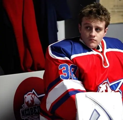 Молодёжка (2013) 1-6 сезон 1-42,43,44 серия смотреть онлайн бесплатно Молодёжка (2013) сериал 1-42,43,44 серию 1-6 сезона смотреть онлайн бесплатно