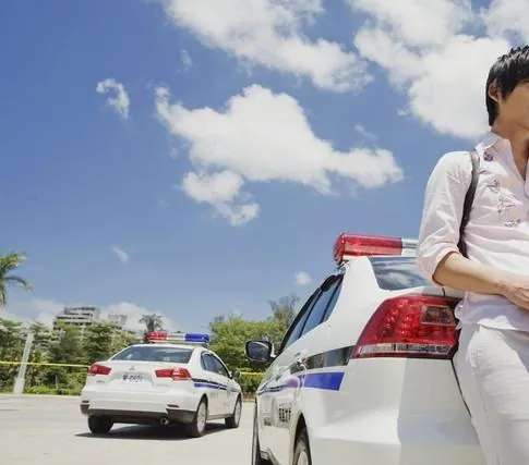 Чёрный и белый (2009) смотреть онлайн бесплатно Чёрный и белый (2009) сериал смотреть онлайн бесплатно