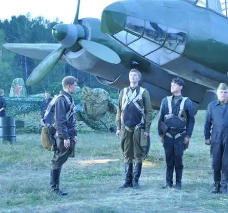 Баллада о бомбере (2011) 1 сезон 1-6,7,8 серия в хорошем качестве смотреть онлайн Баллада о бомбере (2011) сериал 1-6,7,8 серию 1 сезона в хорошем качестве смотреть онлайн