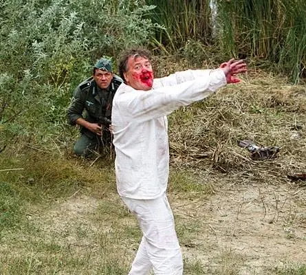 Заяц, жаренный по-берлински (2011) 1 сезон 1-8,9,10 серия в хорошем качестве смотреть онлайн Заяц, жаренный по-берлински (2011) сериал 1-8,9,10 серию 1 сезона в хорошем качестве смотреть онлайн