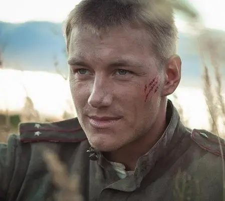 Три дня лейтенанта Кравцова (2011) 1 сезон 1-1,2 серия смотреть онлайн Три дня лейтенанта Кравцова (2011) сериал 1-1,2 серию 1 сезона смотреть онлайн