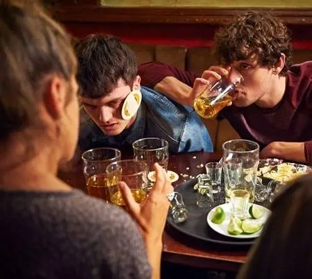 Ирландцы в Лондоне (2013) 1 сезон 1-4,5,6 серия смотреть онлайн Ирландцы в Лондоне (2013) сериал 1-4,5,6 серию 1 сезона смотреть онлайн