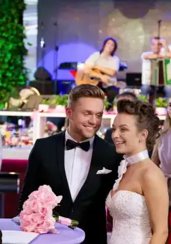 Незнакомка в зеркале (2017) в хорошем качестве смотреть онлайн Незнакомка в зеркале (2017) сериал в хорошем качестве смотреть онлайн