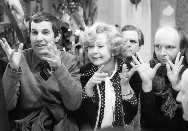 Гараж (1979) в хорошем качестве смотреть онлайн Гараж (1979) фильм в хорошем качестве смотреть онлайн