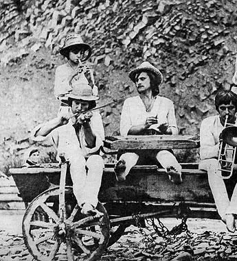 Белая птица с черной отметиной (1970) смотреть онлайн бесплатно Белая птица с черной отметиной (1970) фильм смотреть онлайн бесплатно