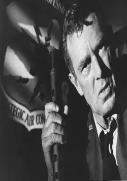 Доктор Стрейнджлав, или Как я научился не волноваться и полюбил атомную бомбу (1963) смотреть онлайн Доктор Стрейнджлав, или Как я научился не волноваться и полюбил атомную бомбу (1963) фильм смотреть онлайн