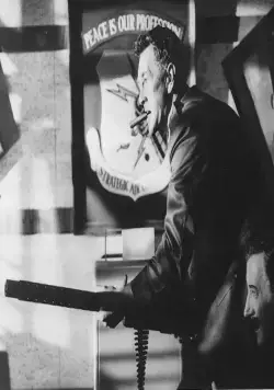 Доктор Стрейнджлав, или Как я научился не волноваться и полюбил атомную бомбу (1963) в хорошем качестве смотреть онлайн Доктор Стрейнджлав, или Как я научился не волноваться и полюбил атомную бомбу (1963) фильм в хорошем качестве смотреть онлайн