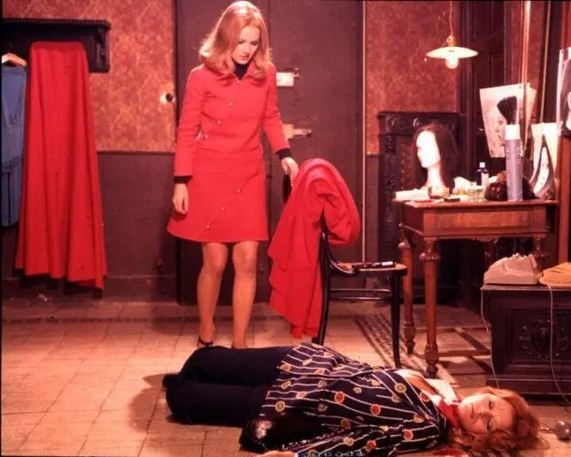 Красная королева убивает семь раз (1972) смотреть онлайн Красная королева убивает семь раз (1972) фильм смотреть онлайн