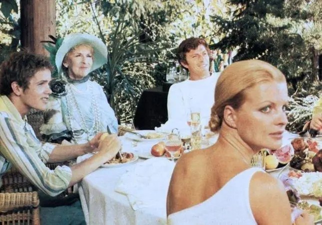 Джулия (1974) в хорошем качестве смотреть онлайн Джулия (1974) фильм в хорошем качестве смотреть онлайн