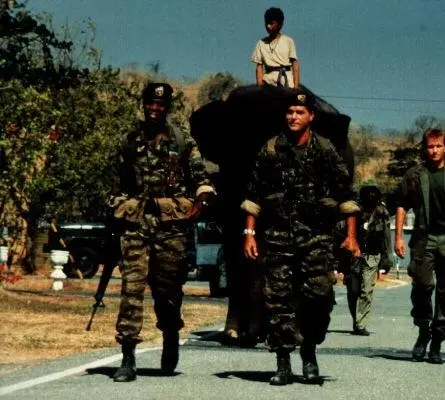 Операция «Слон» (1995) смотреть онлайн бесплатно Операция «Слон» (1995) фильм смотреть онлайн бесплатно