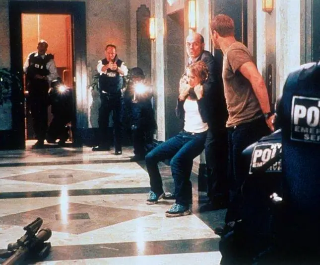 Лифт (2001) смотреть онлайн Лифт (2001) фильм смотреть онлайн