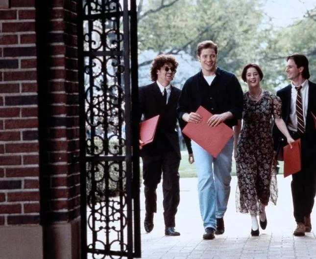 С почестями (1994) в хорошем качестве смотреть онлайн С почестями (1994) фильм в хорошем качестве смотреть онлайн