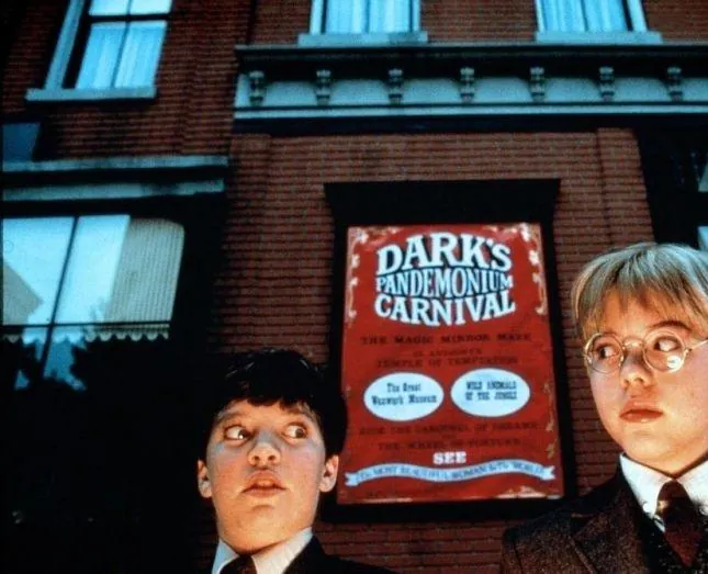 Что-то страшное грядет (1983) в хорошем качестве смотреть онлайн Что-то страшное грядет (1983) фильм в хорошем качестве смотреть онлайн