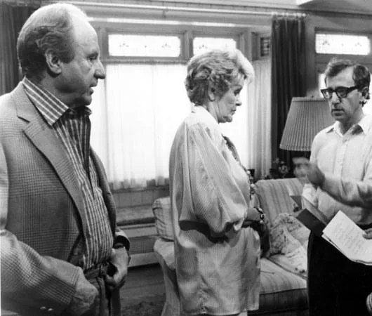 Сентябрь (1987) смотреть онлайн Сентябрь (1987) фильм смотреть онлайн