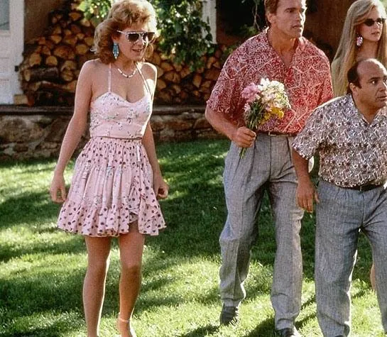 Близнецы (1988) в хорошем качестве смотреть онлайн Близнецы (1988) фильм в хорошем качестве смотреть онлайн