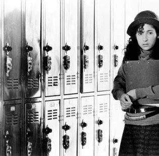 Маленькая колдунья (1989) в хорошем качестве смотреть онлайн Маленькая колдунья (1989) фильм в хорошем качестве смотреть онлайн