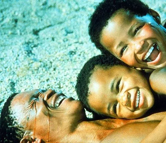 Боги, наверное, сошли с ума (1980) в хорошем качестве смотреть онлайн Боги, наверное, сошли с ума (1980) фильм в хорошем качестве смотреть онлайн